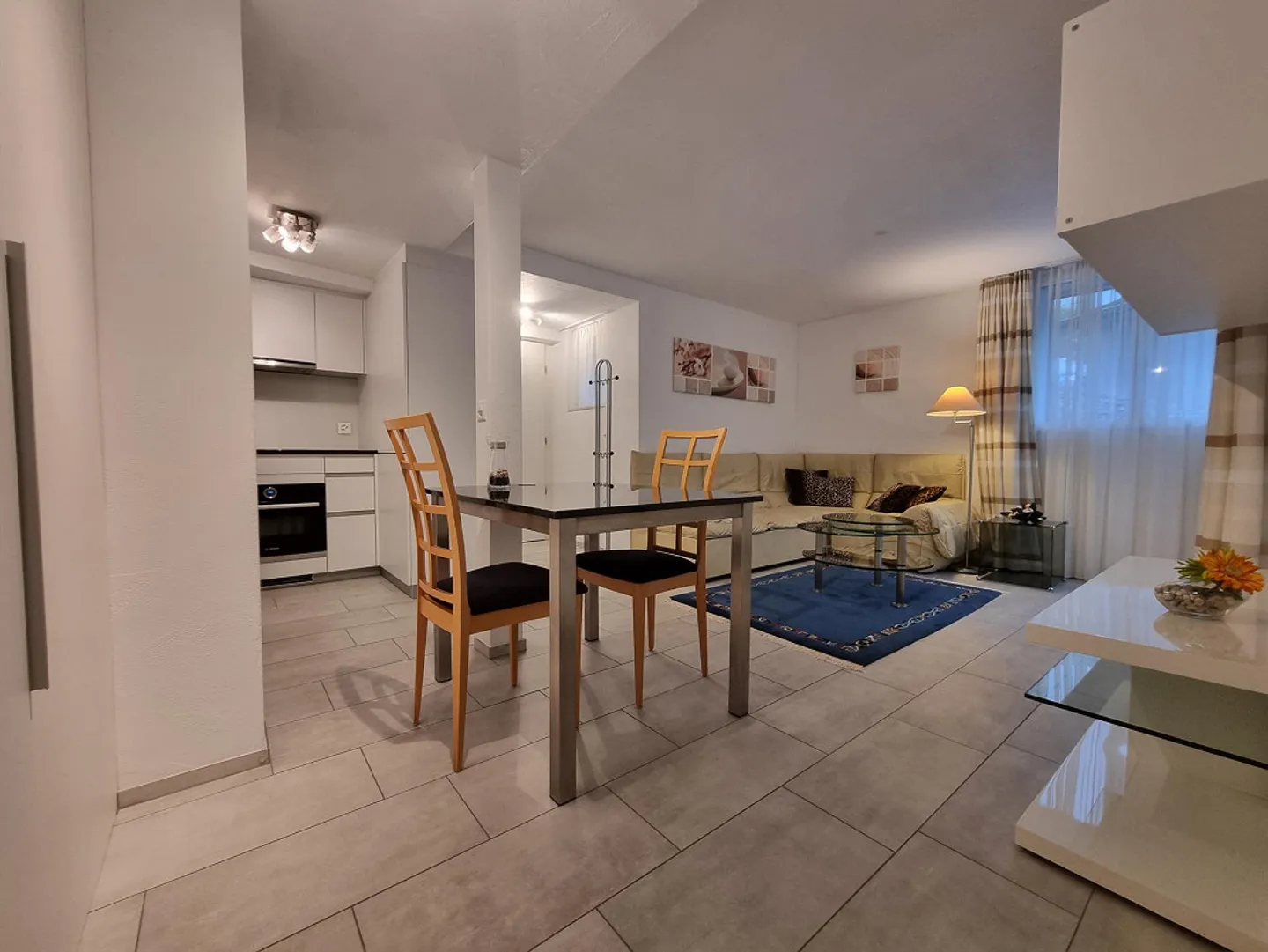 Stravagante appartamento ammobiliato di 2 locali in posizione soleggiata - Foto 4 di 9