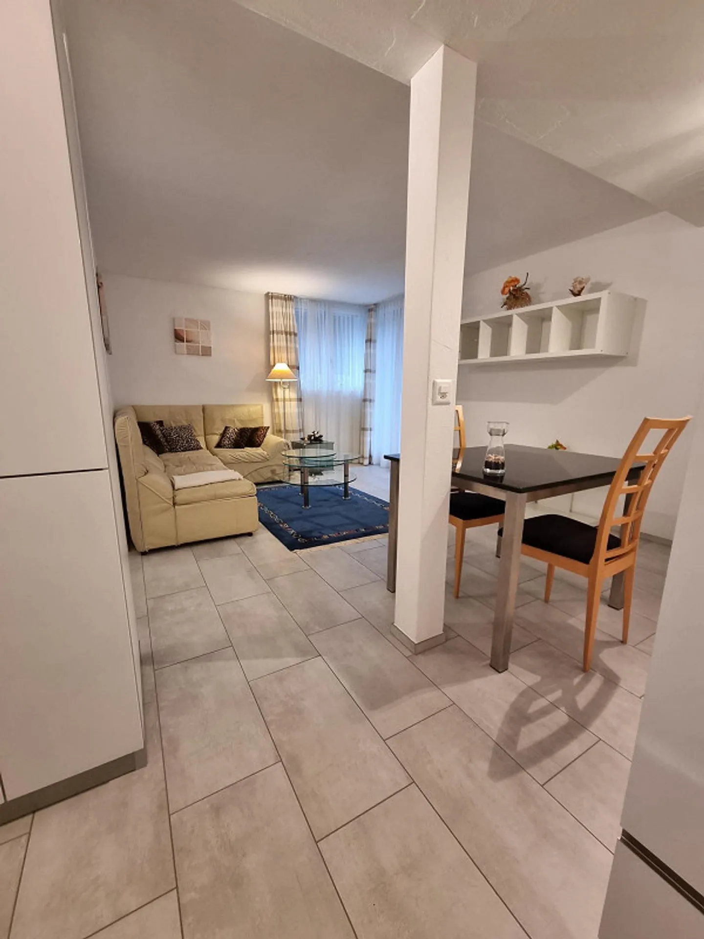 Stravagante appartamento ammobiliato di 2 locali in posizione soleggiata - Foto 2 di 9