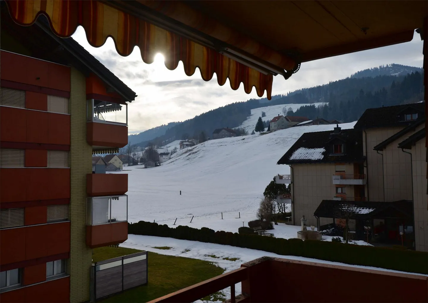 Cozy 2.5-Room Apartment - Photo 9 of 10