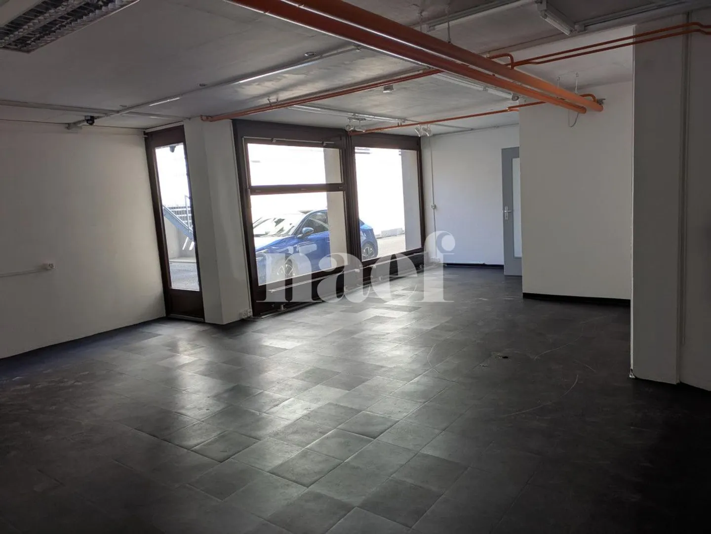 Espace Commercial Lumineux - Photo 10 sur 13