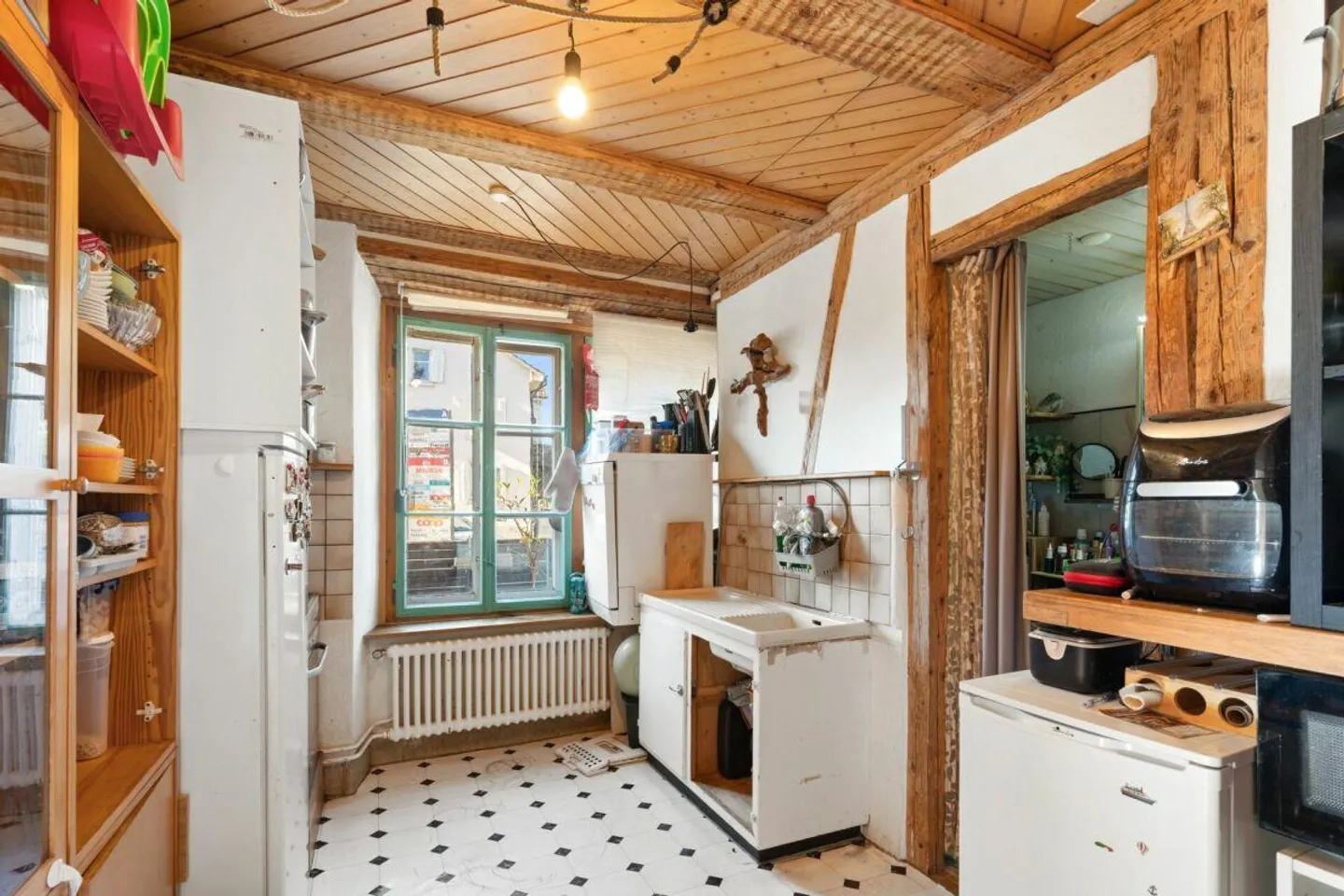 Maison multifamiliale avec dépendance et jardin au centre de Pfäffikon - Photo 7 sur 20