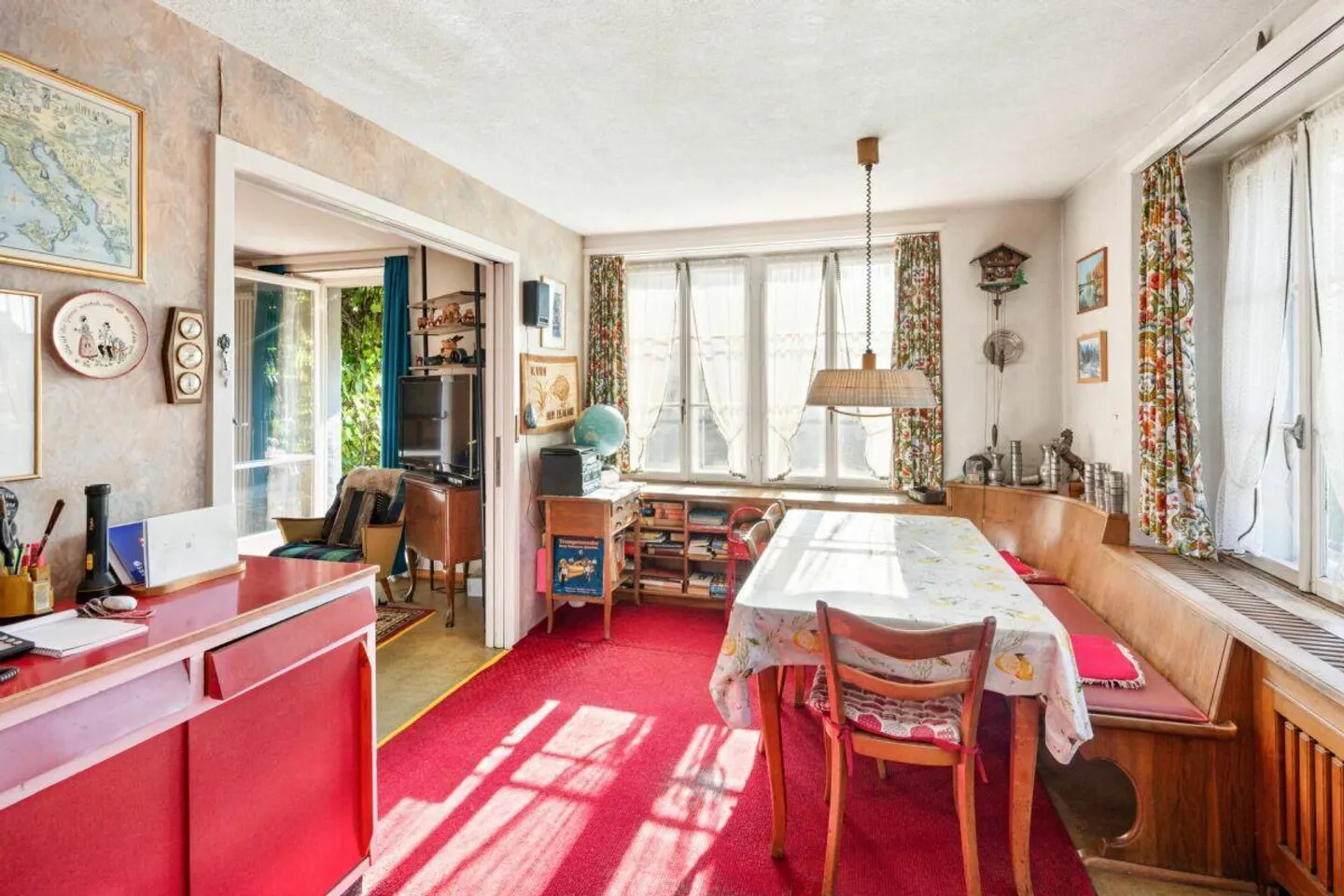 Maison multifamiliale avec dépendance et jardin au centre de Pfäffikon - Photo 9 sur 20