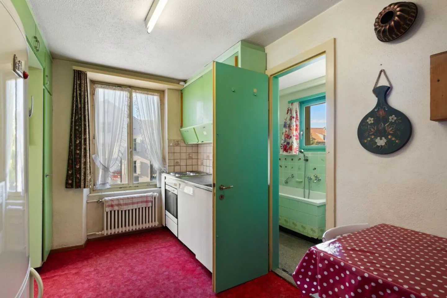 Maison multifamiliale avec dépendance et jardin au centre de Pfäffikon - Photo 10 sur 20