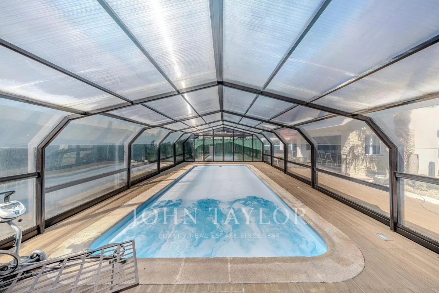 Villa spacieuse avec piscine - Photo 13 sur 13