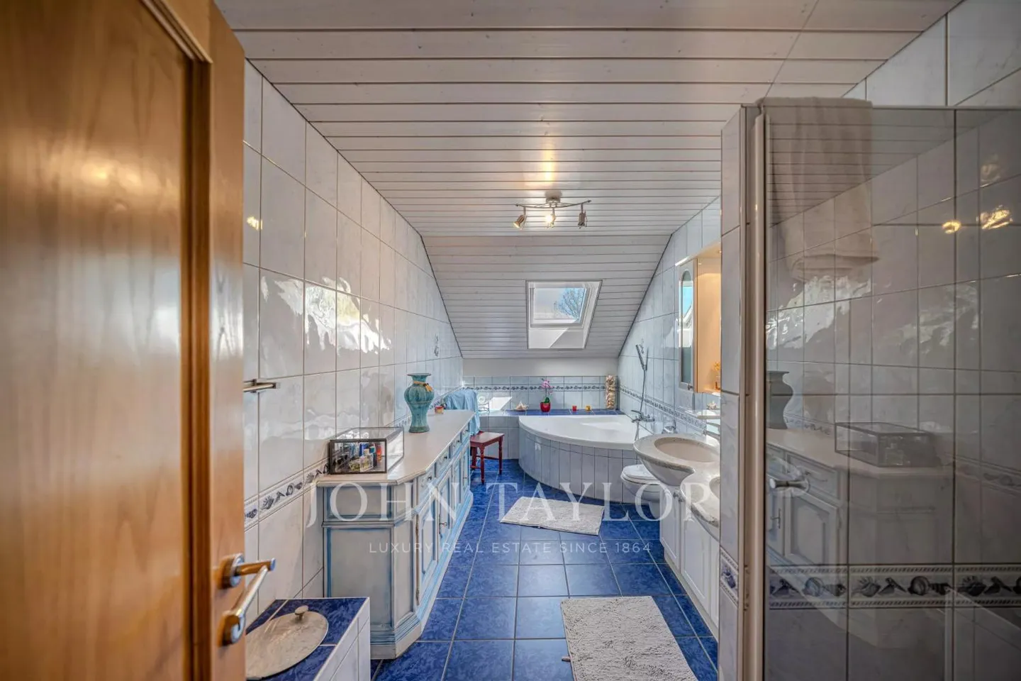 Villa spacieuse avec piscine - Photo 11 sur 13