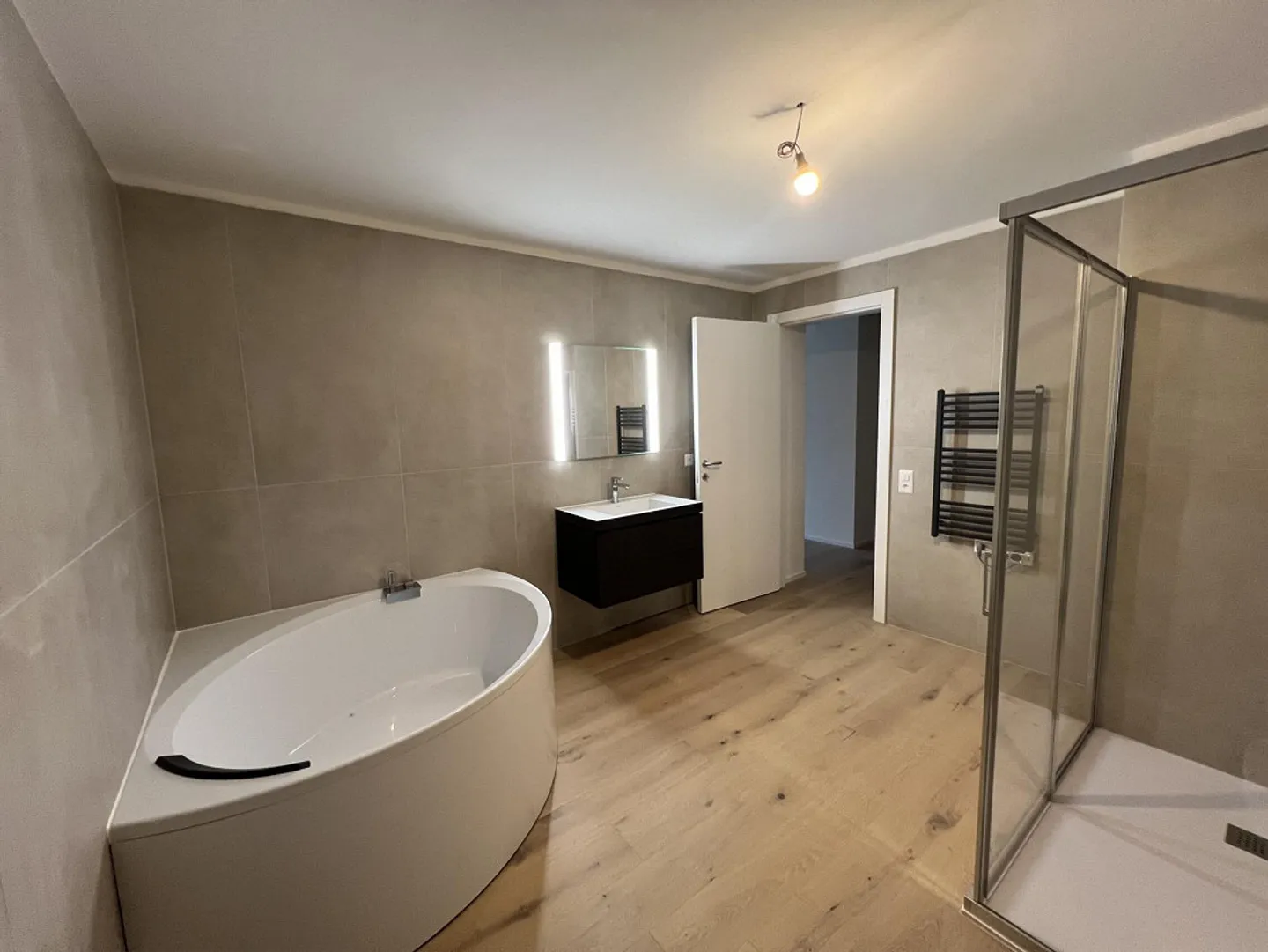 Villa prestigiosa 5.5 con vista panoramica a Breganzona - Foto 7 di 10