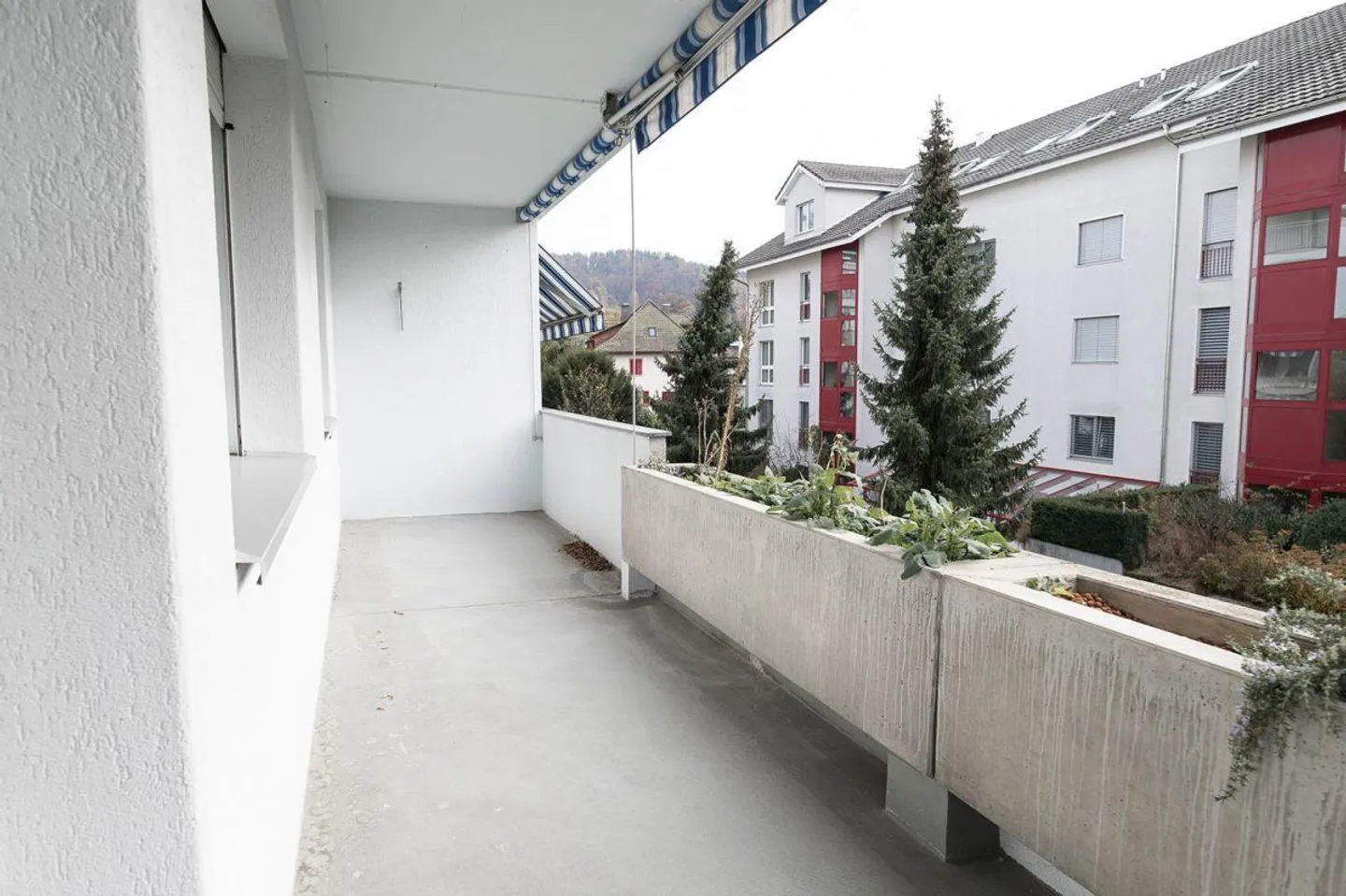 Renovated 5.5-room apartment near the train station! - Photo 15 of 16