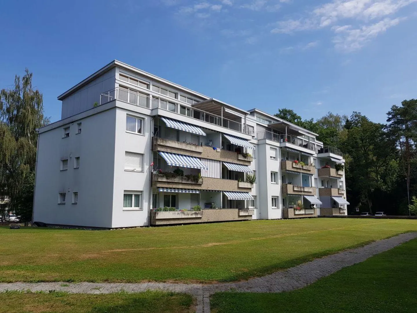 Renovated 5.5-room apartment near the train station! - Photo 16 of 16