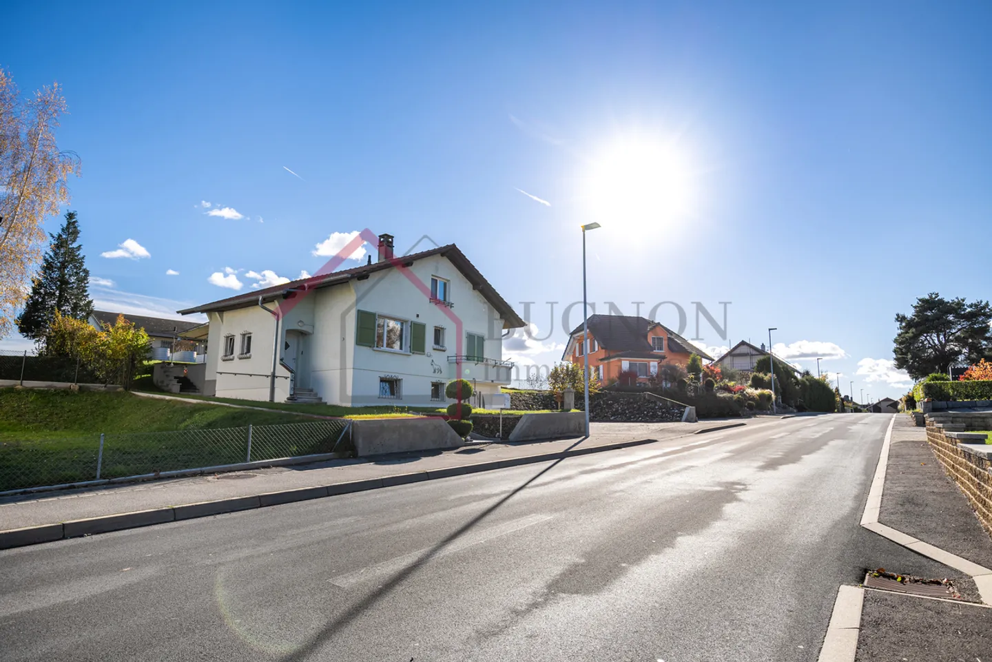 VILLA INDIVIDUELLE RÉNOVÉE DE 5.5 PIÈCES AVEC GRAND JARDIN - Photo 13 sur 16