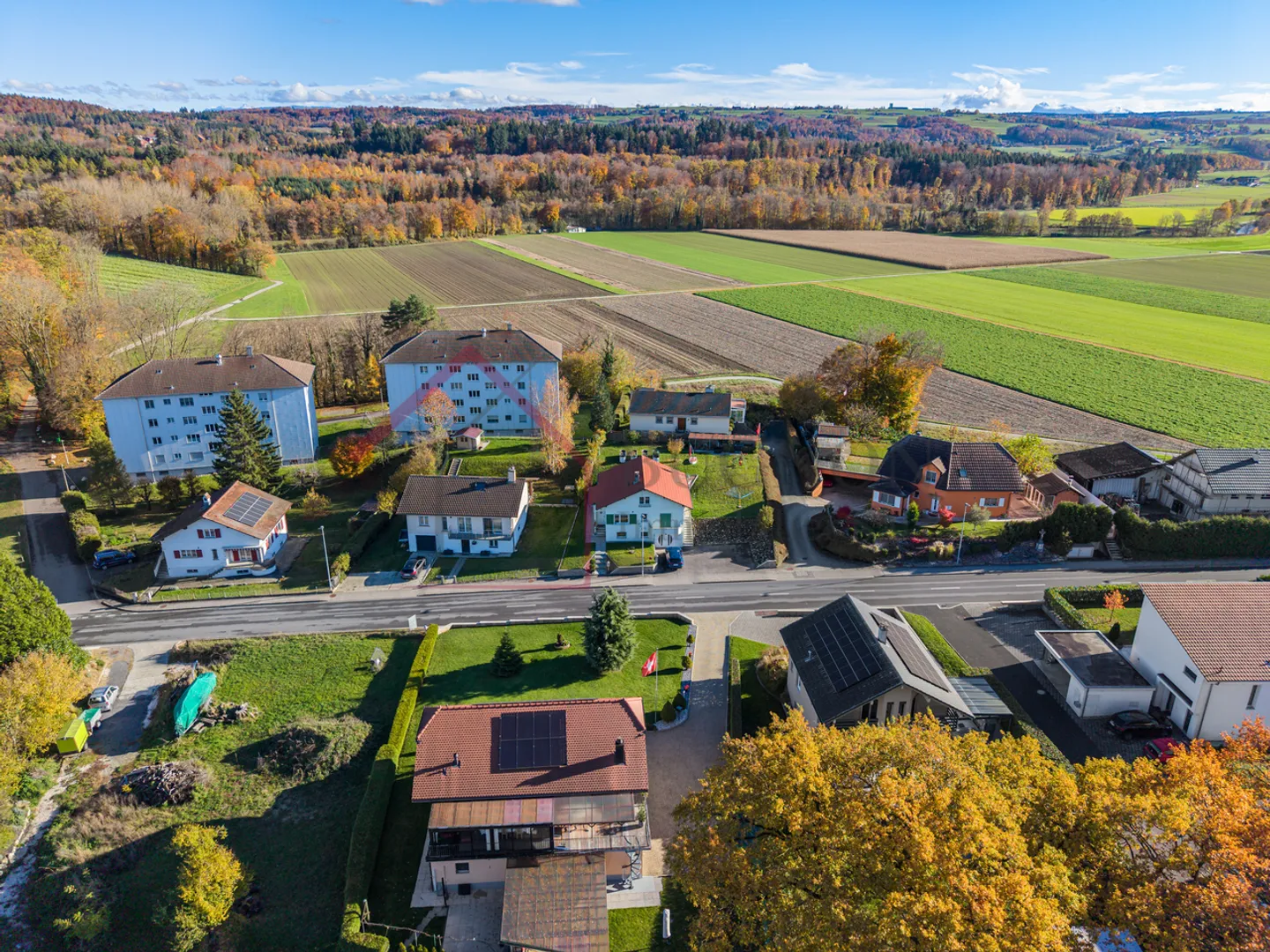VILLA INDIVIDUELLE RÉNOVÉE DE 5.5 PIÈCES AVEC GRAND JARDIN - Photo 15 sur 16
