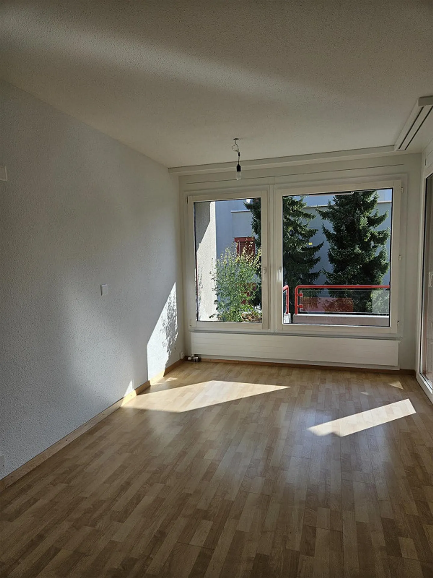 Cozy Home: 6-Room Apartment in the Heart of Stans NW - Photo 4 of 13