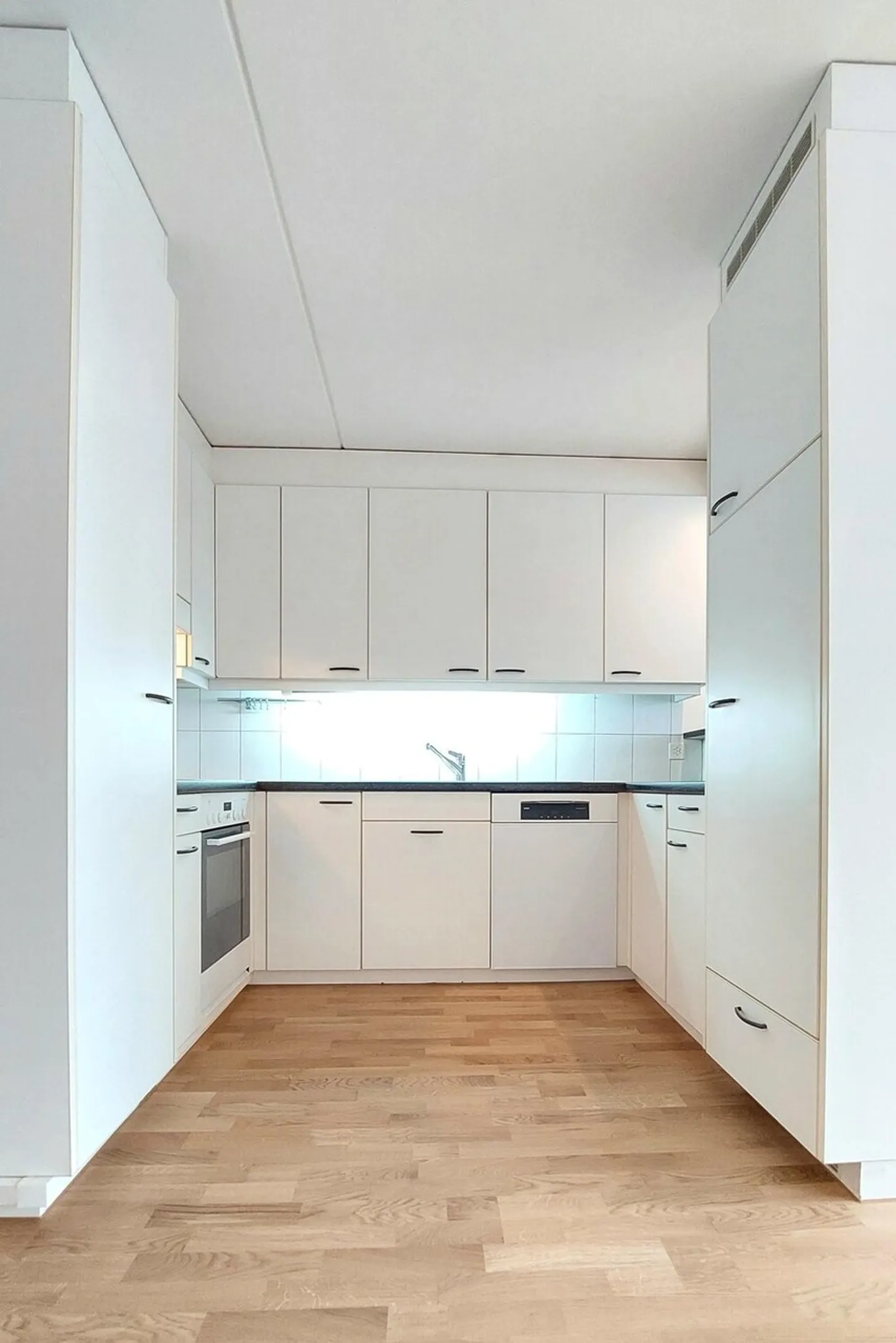 4.5-ZW de 93 m² au 6ème étage - Photo 3 sur 10