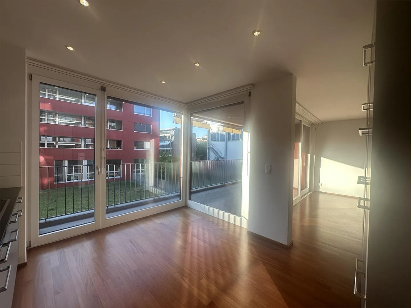 Vivere moderno vicino al lago – attraente appartamento di 4½ stanze a Lucerna - Foto 3 di 17