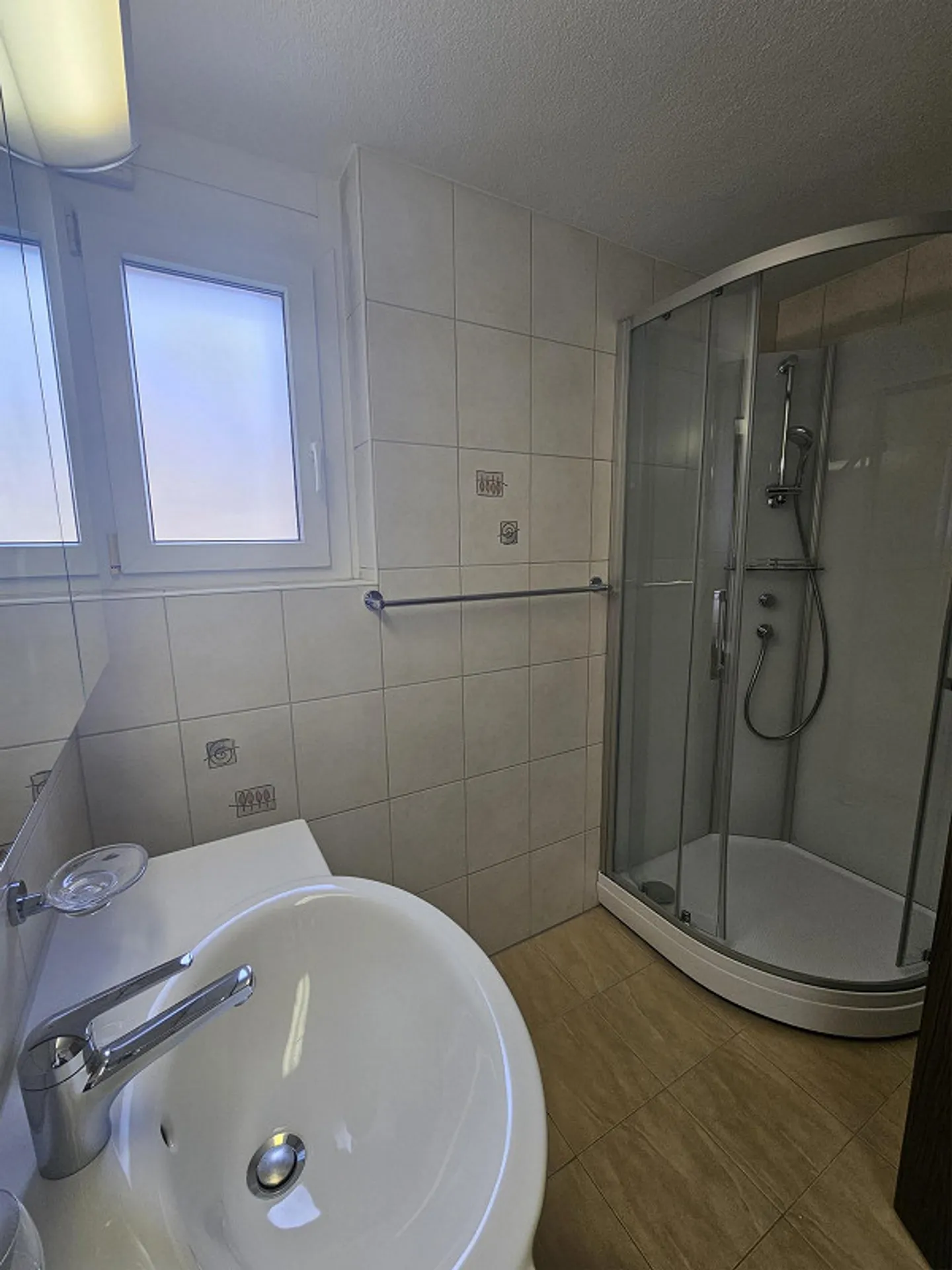 Cozy Home: 6-Room Apartment in the Heart of Stans NW - Photo 9 of 13