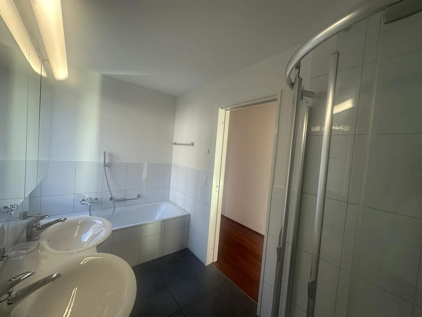 Vivere moderno vicino al lago – attraente appartamento di 4½ stanze a Lucerna - Foto 12 di 17