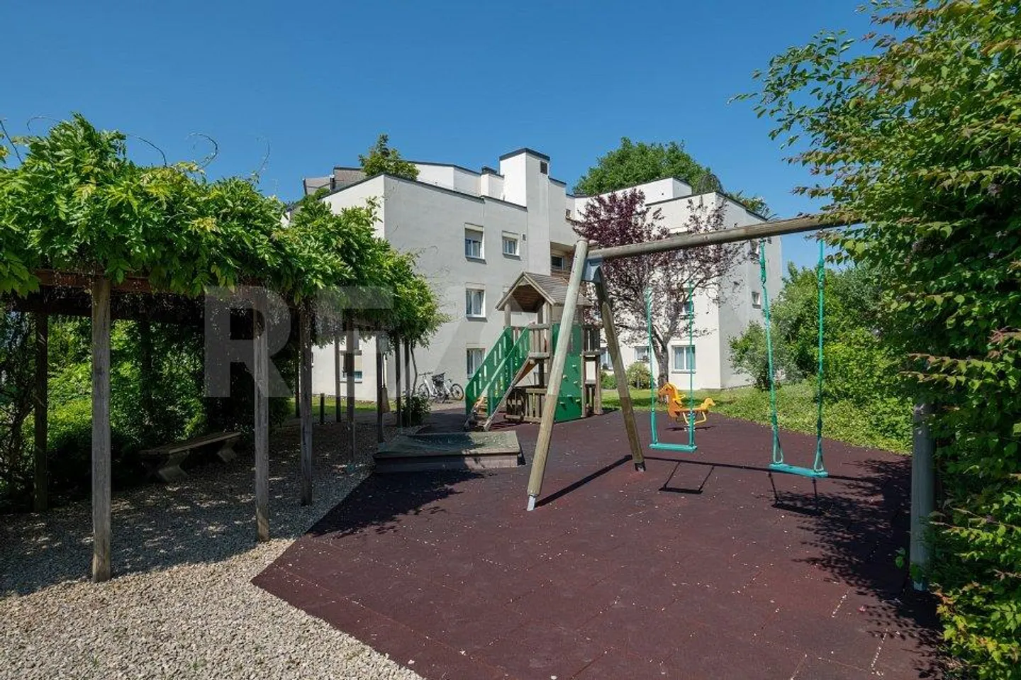 Great location: sunny, quiet and family-friendly - Photo 4 of 13