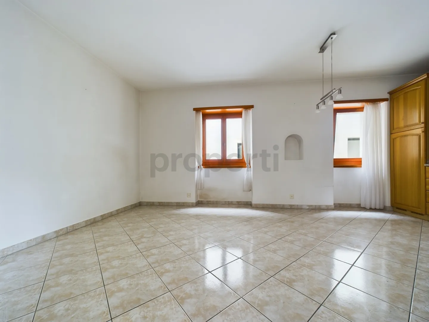 Building with 4 residential units in the center of Losone - Photo 2 of 9