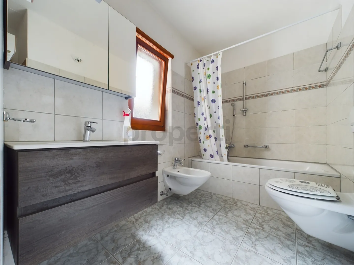 Building with 4 residential units in the center of Losone - Photo 6 of 9