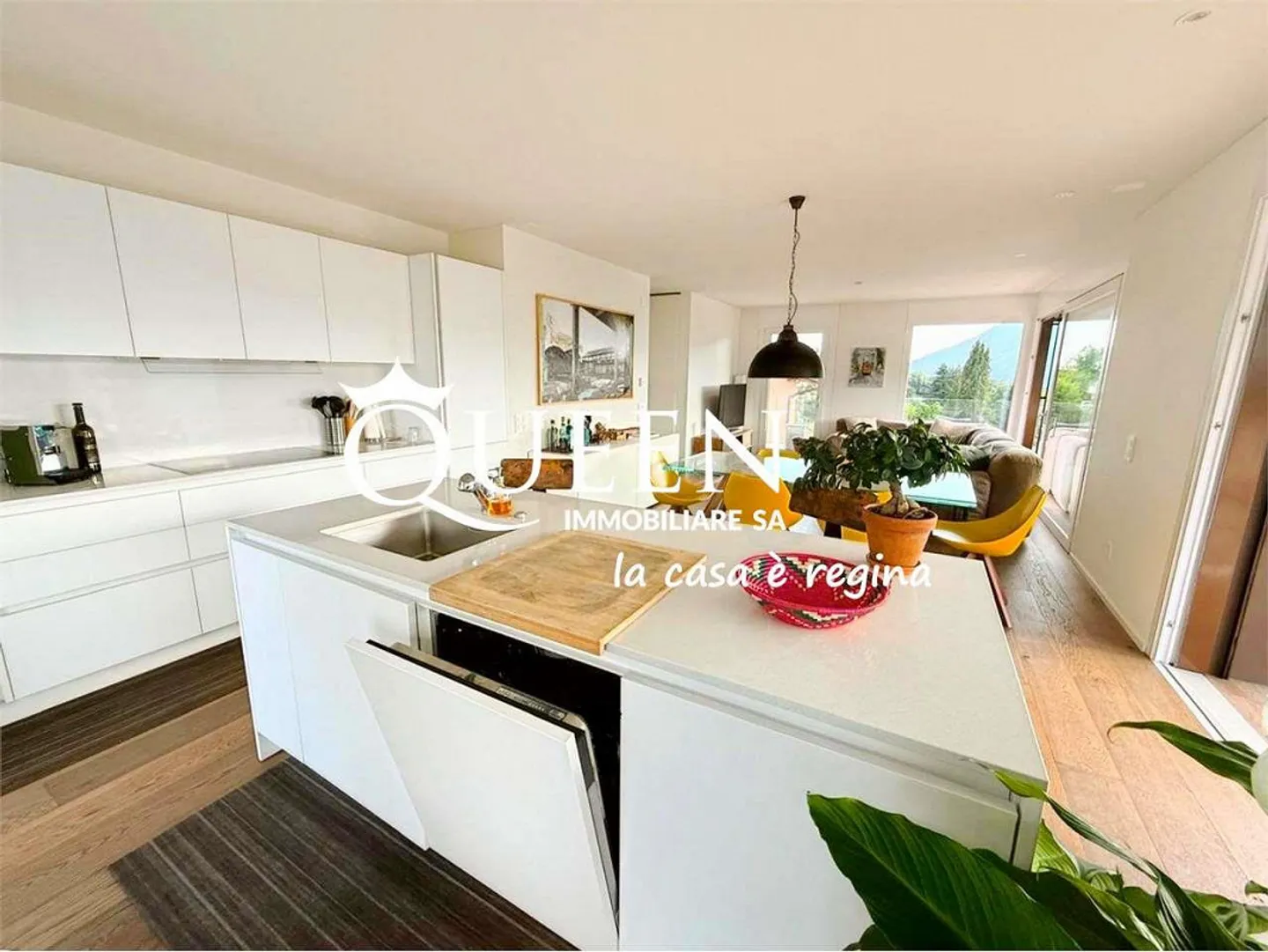 Rovio: Penthouse 4.5 Zimmer, 125 m², Terrasse 80 m², Blick auf den Luganersee - Foto 3 von 13