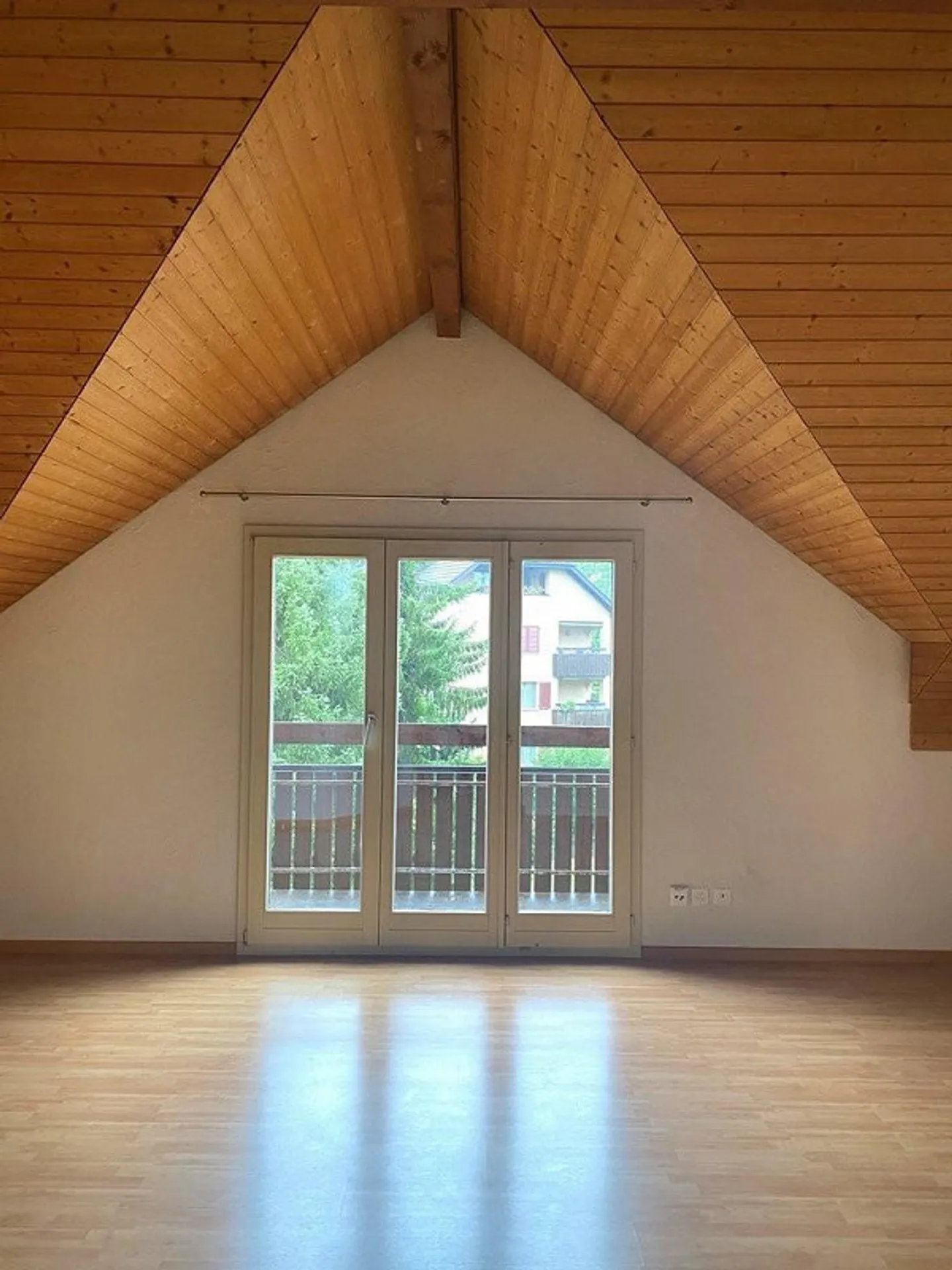 Riesige Dachwohnung - Perfekt für Familien! - Foto 2 von 8