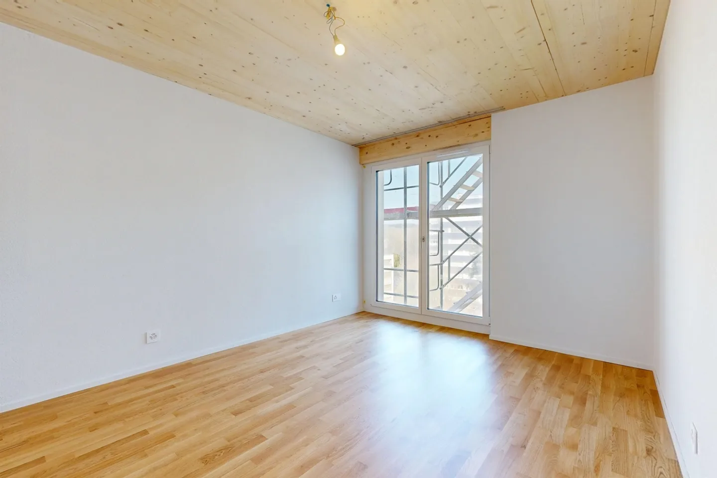 Geräumige 4.5-Zimmer-Wohnung mit Balkon und modernem Komfort! - Photo 4 sur 8