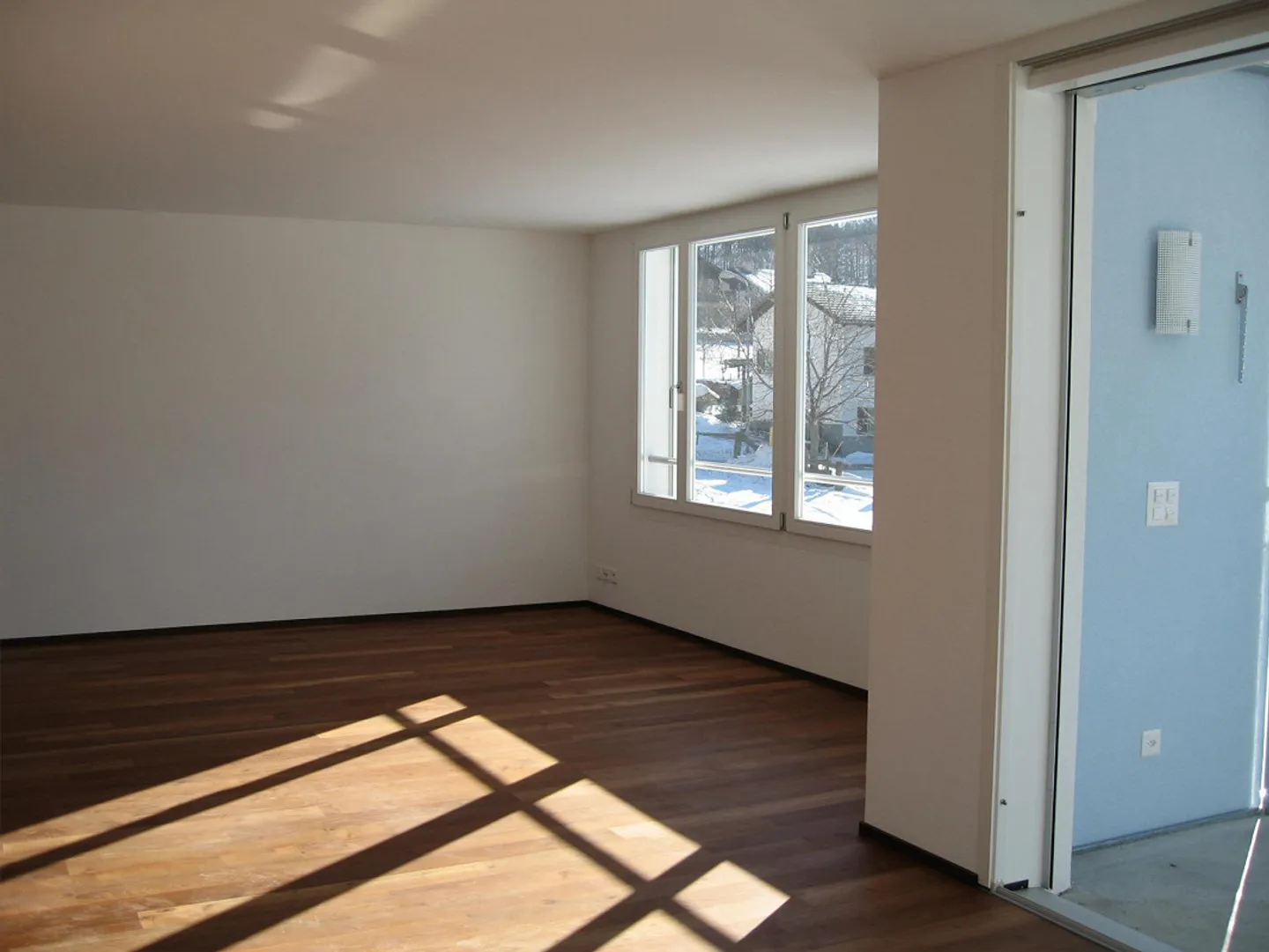 Moderne 4.5-Zimmerwohnung - Foto 3 von 9