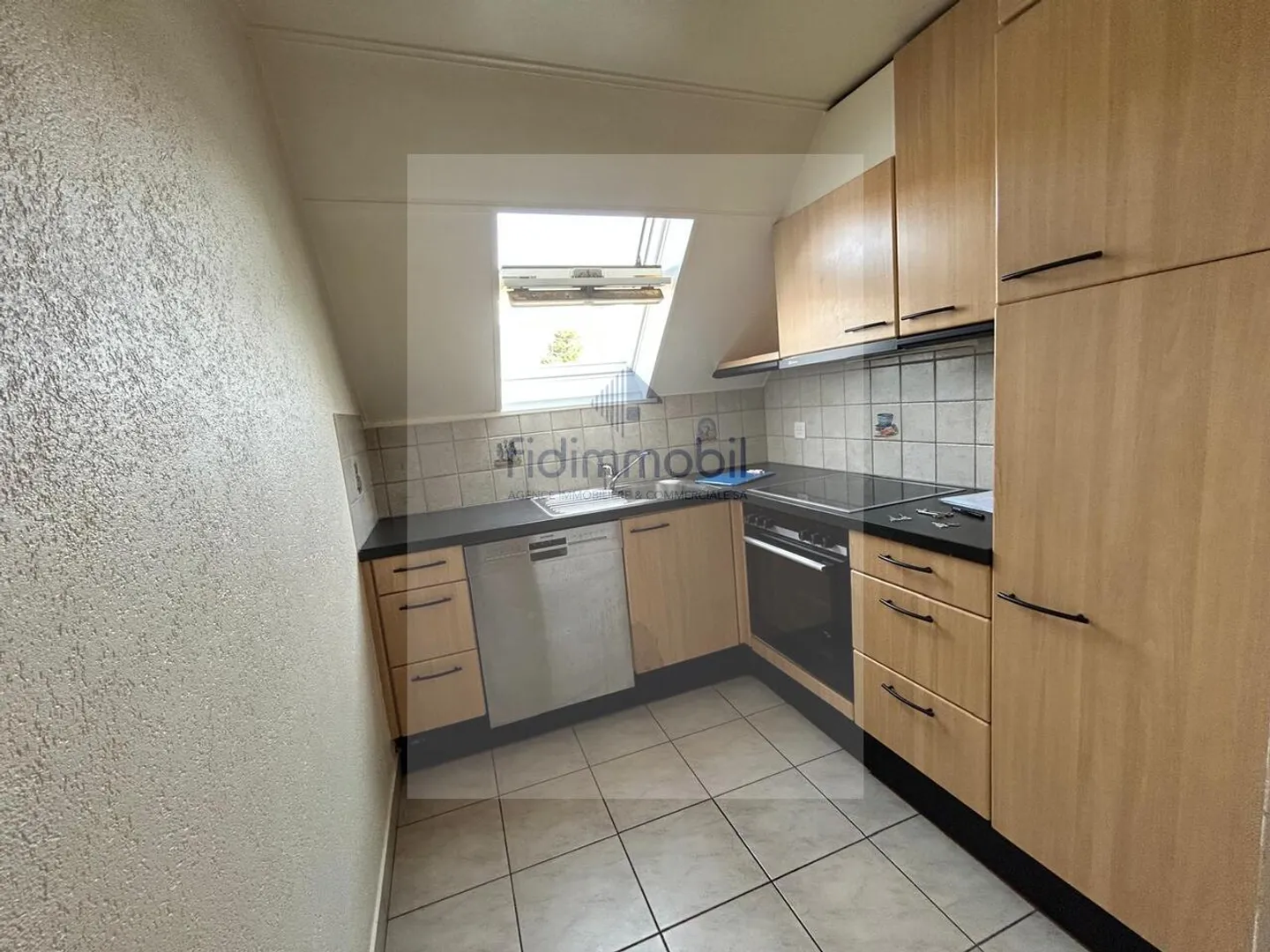 Apartment for rent - Photo 2 of 6