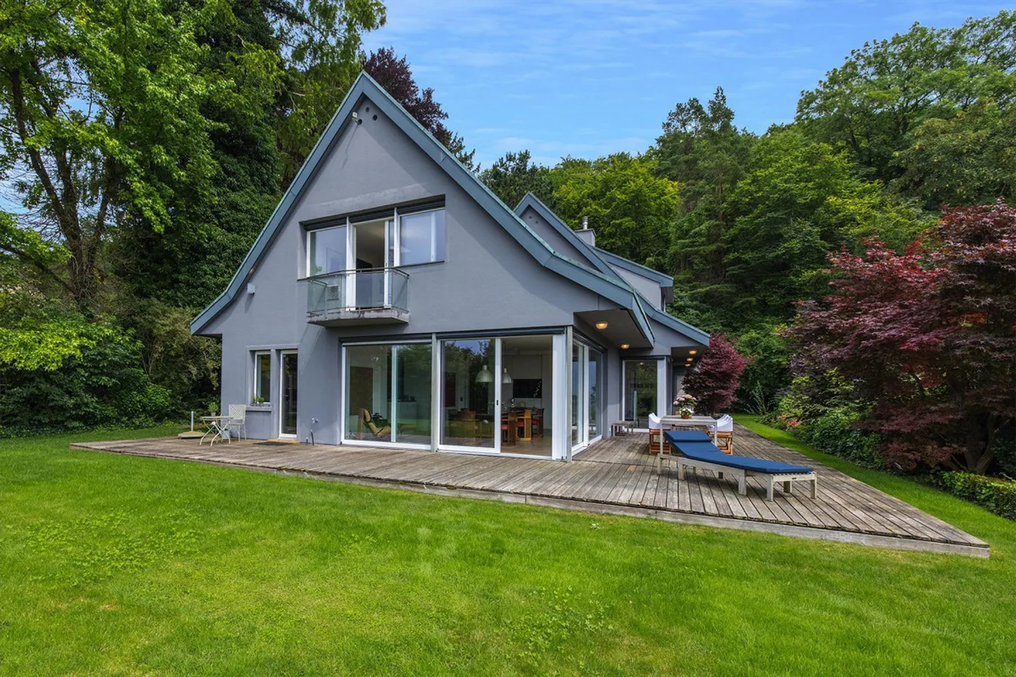 Villa with expansion possibilities & land reserve - Photo 3 of 11