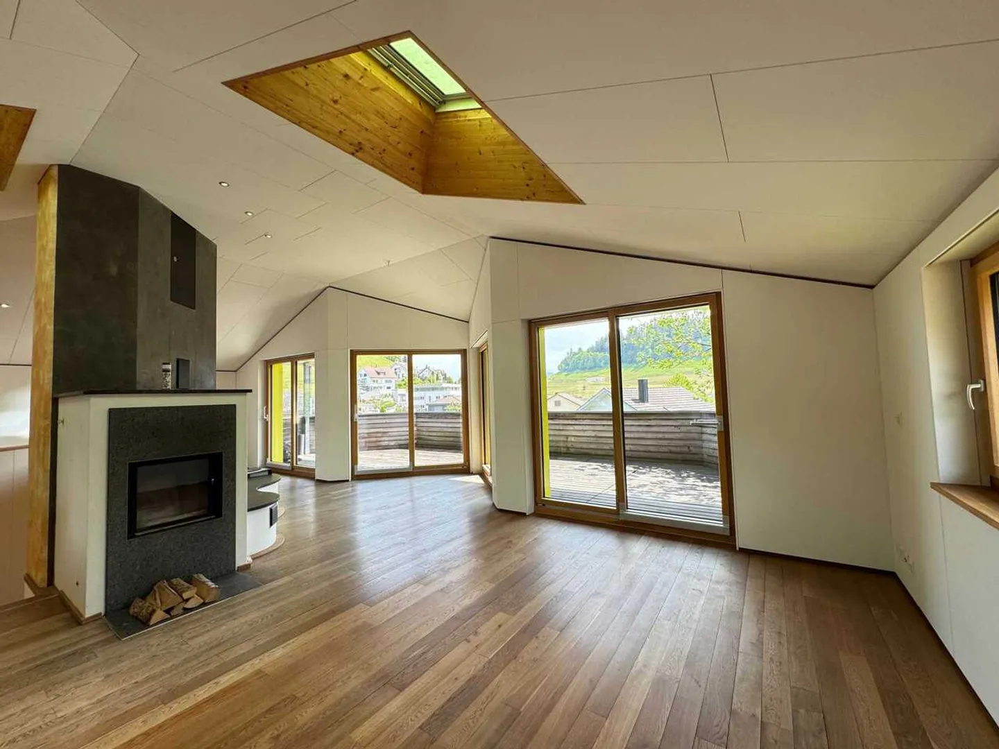 5.5-Room Maisonette Apartment with Terrace and View in Mosnang - Photo 3 of 13