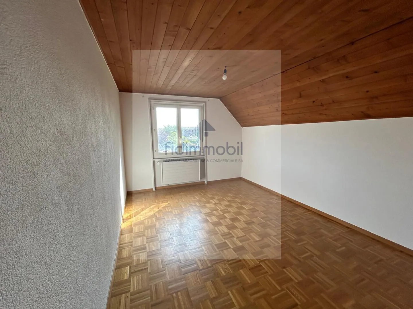 Apartment for rent - Photo 4 of 6