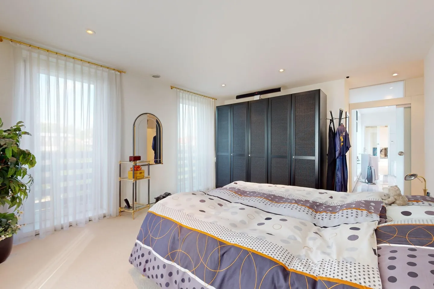 Exclusive 300 m² Penthouse Apartment with Private Lift Access – Wallisellen - Photo 10 of 13