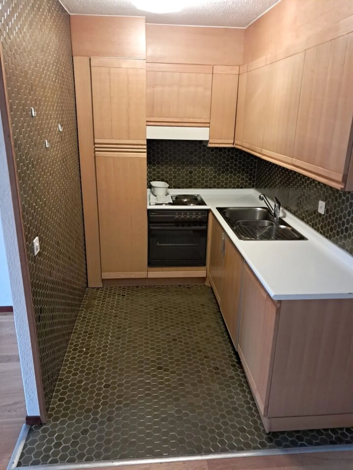 Charming 2.5 Room Apartment - Photo 3 of 9