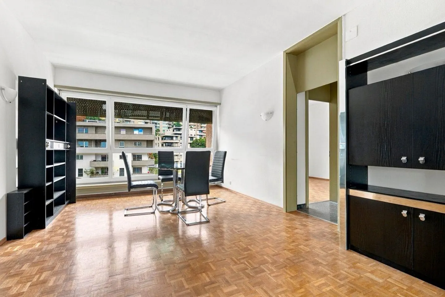3.5-room apartment for rent, partially renovated and furnished - Photo 2 of 8