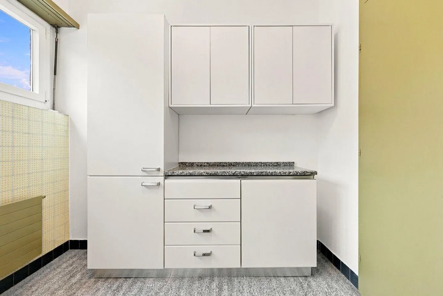 3.5-room apartment for rent, partially renovated and furnished - Photo 5 of 8
