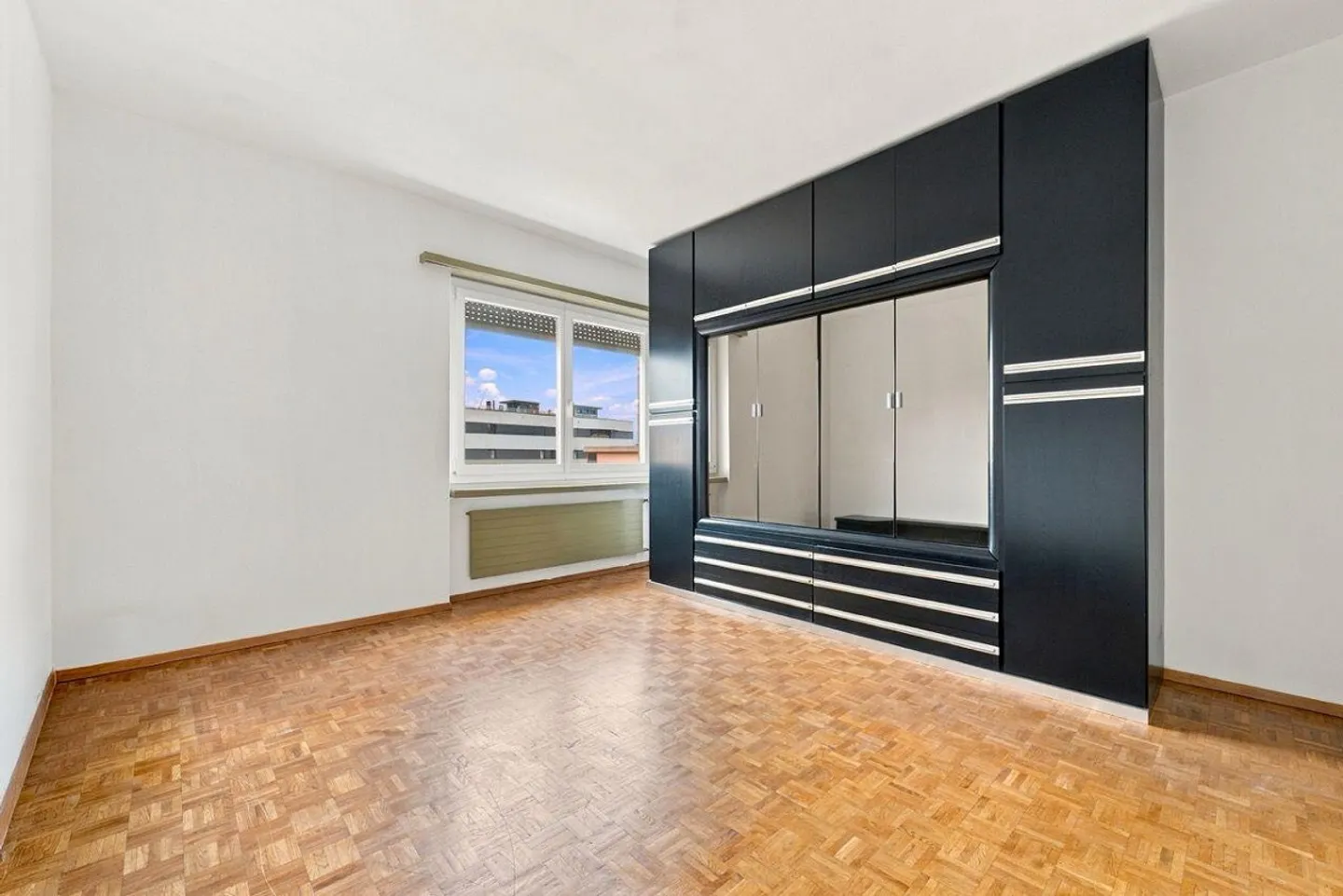 3.5-room apartment for rent, partially renovated and furnished - Photo 7 of 8