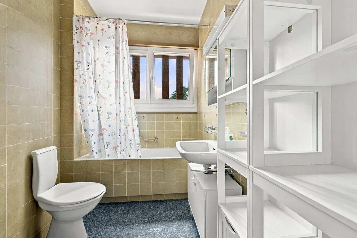 3.5-room apartment for rent, partially renovated and furnished - Photo 8 of 8