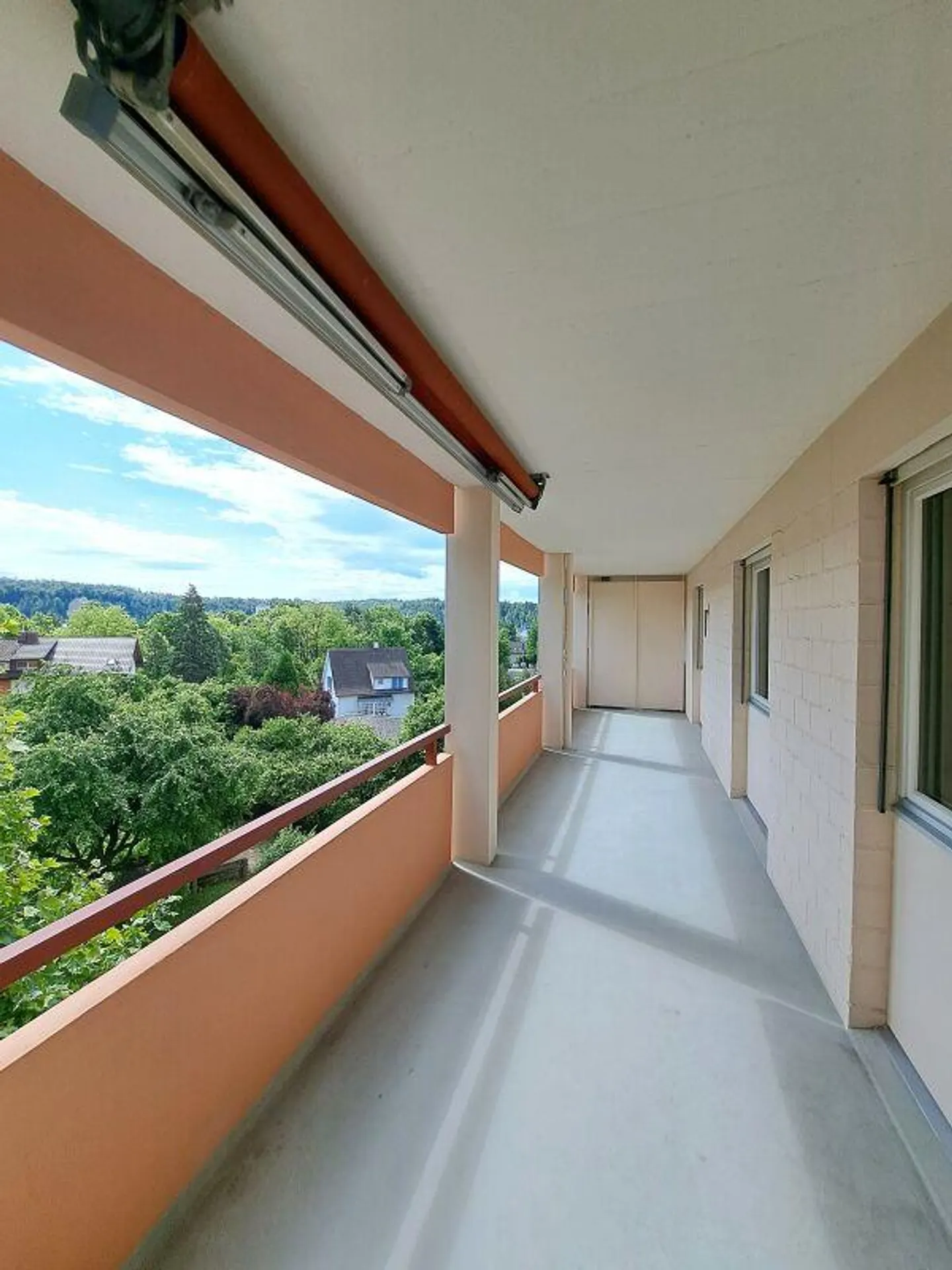Appartement lumineux avec grand balcon et vue dégagée sur la verdure - Photo 9 sur 9