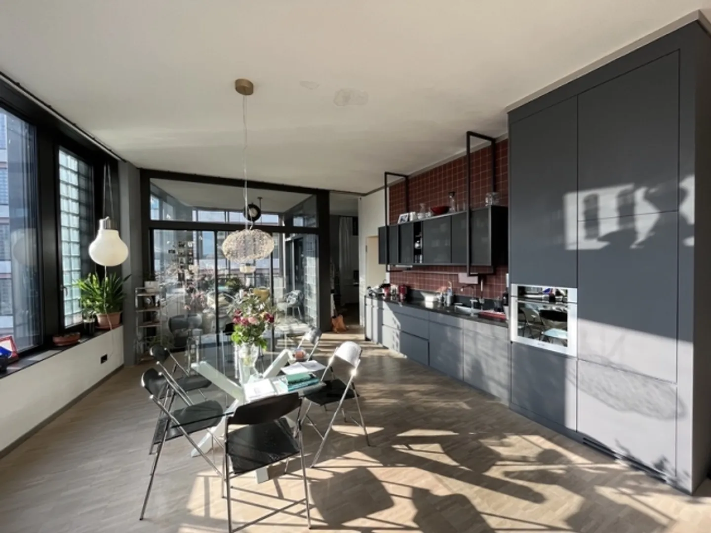 2½ ROOM APARTMENT IN ZURICH - DISTRICT 4, FURNISHED, TEMPORARY - Photo 2 of 9