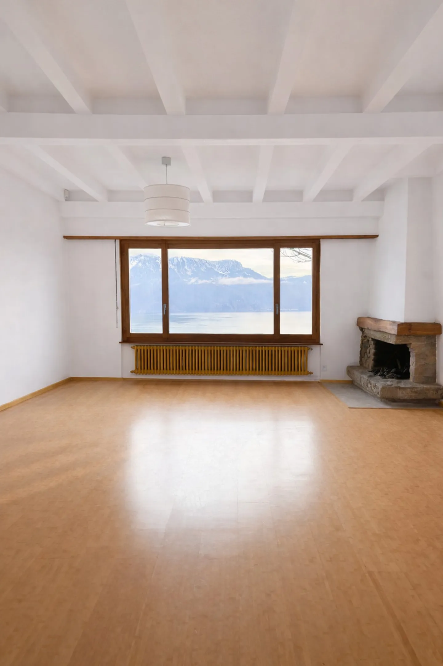 Geräumige freistehende Villa mit atemberaubendem Blick auf den See - Foto 5 von 7