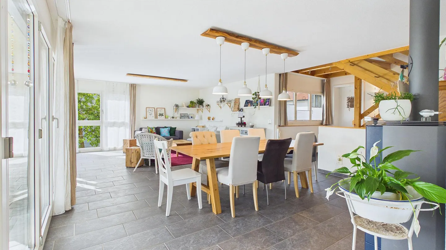 Geräumiges Familienhaus mit Flexibilität - Foto 2 von 30