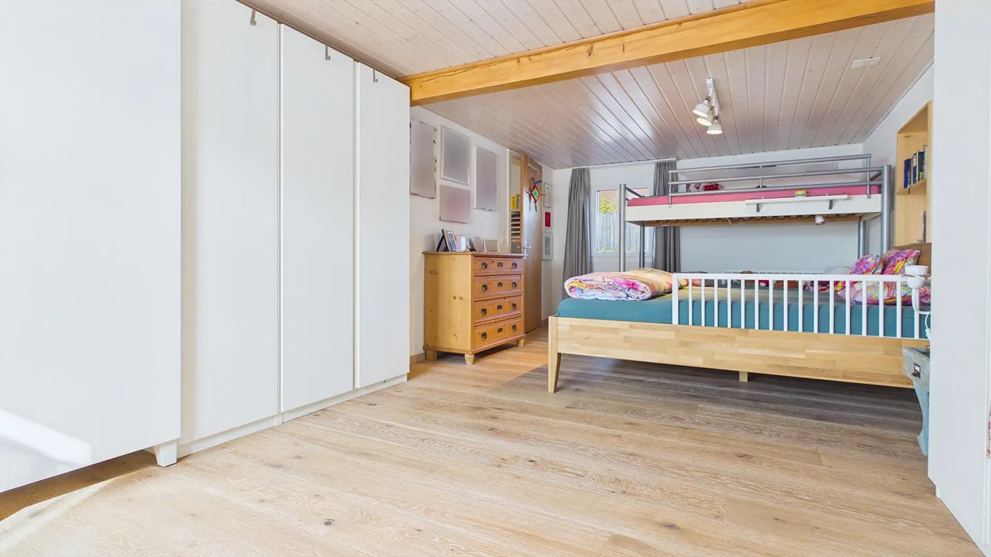 Geräumiges Familienhaus mit Flexibilität - Foto 10 von 30