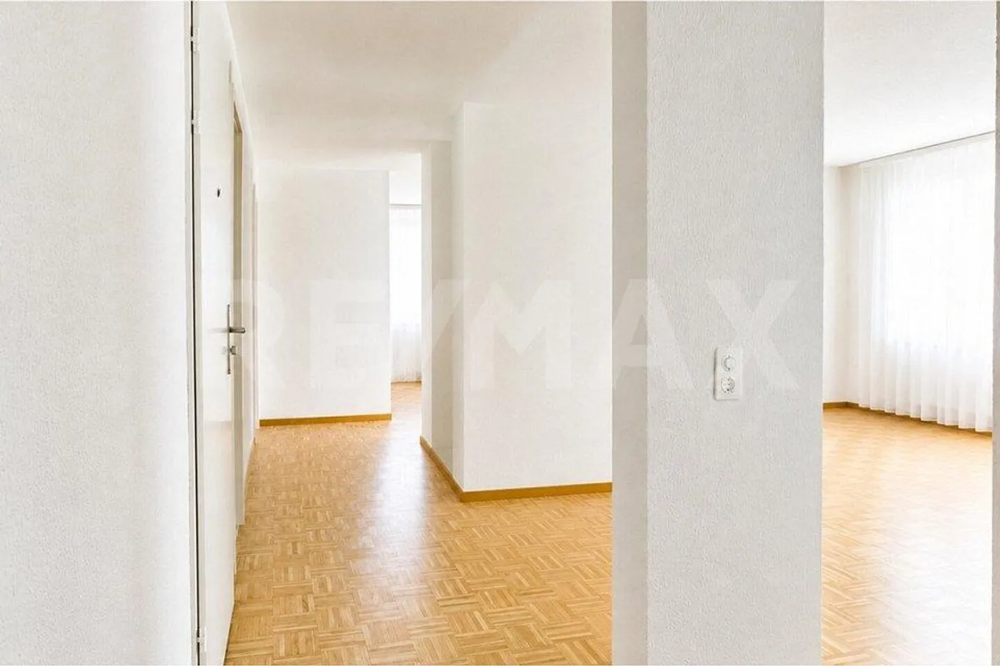 Bright 3.5-room condominium with balcony in a quiet residential area - Photo 5 of 10