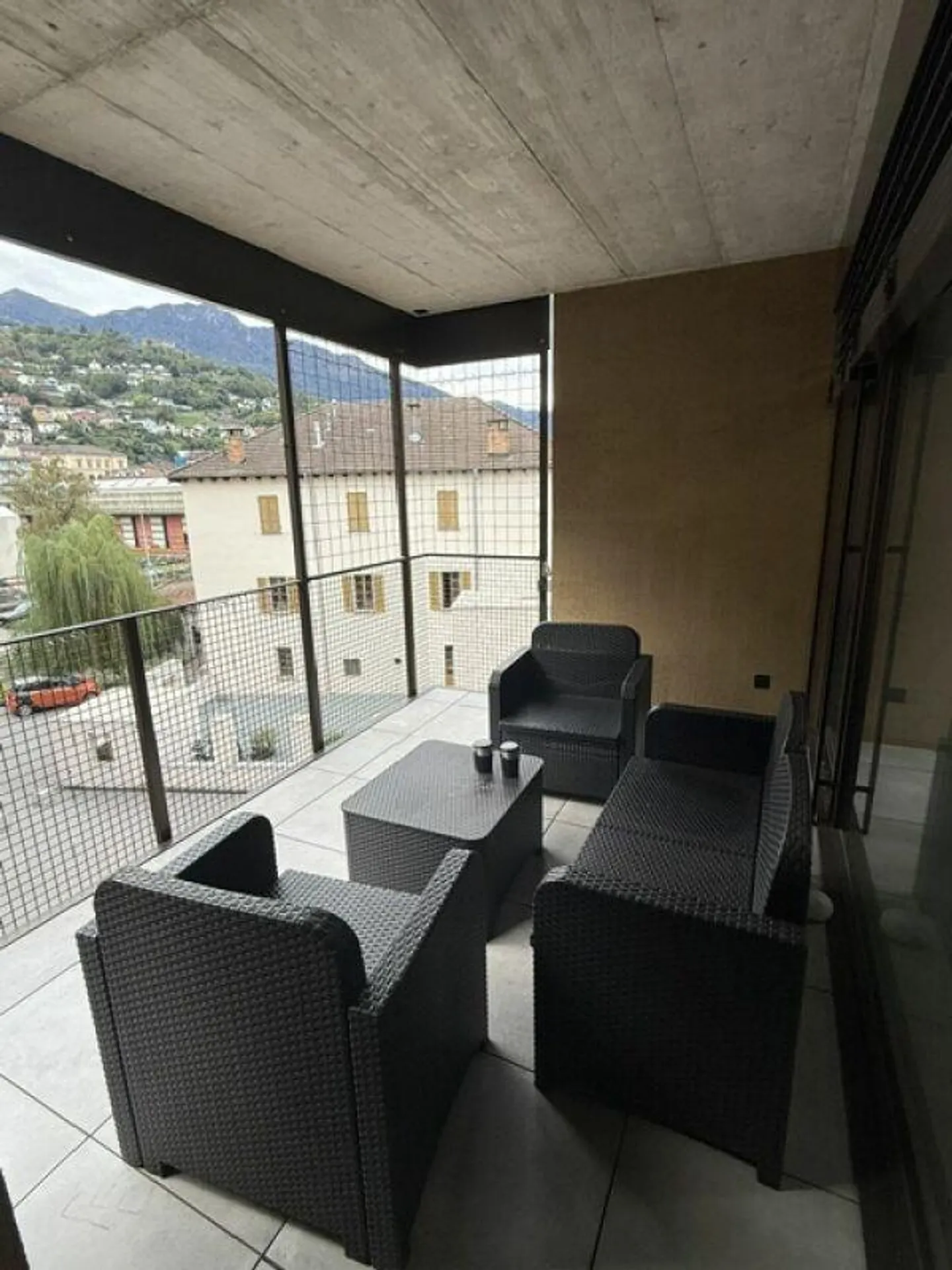 Wir vermieten eine große und moderne 2,5-Zimmer-Wohnung in zentraler Lage - Foto 3 von 16