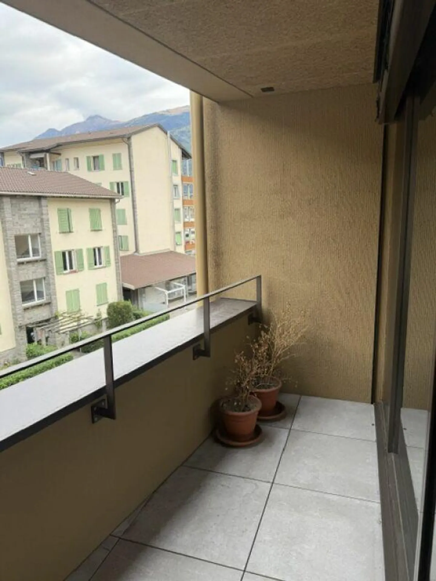 Wir vermieten eine große und moderne 2,5-Zimmer-Wohnung in zentraler Lage - Foto 10 von 16