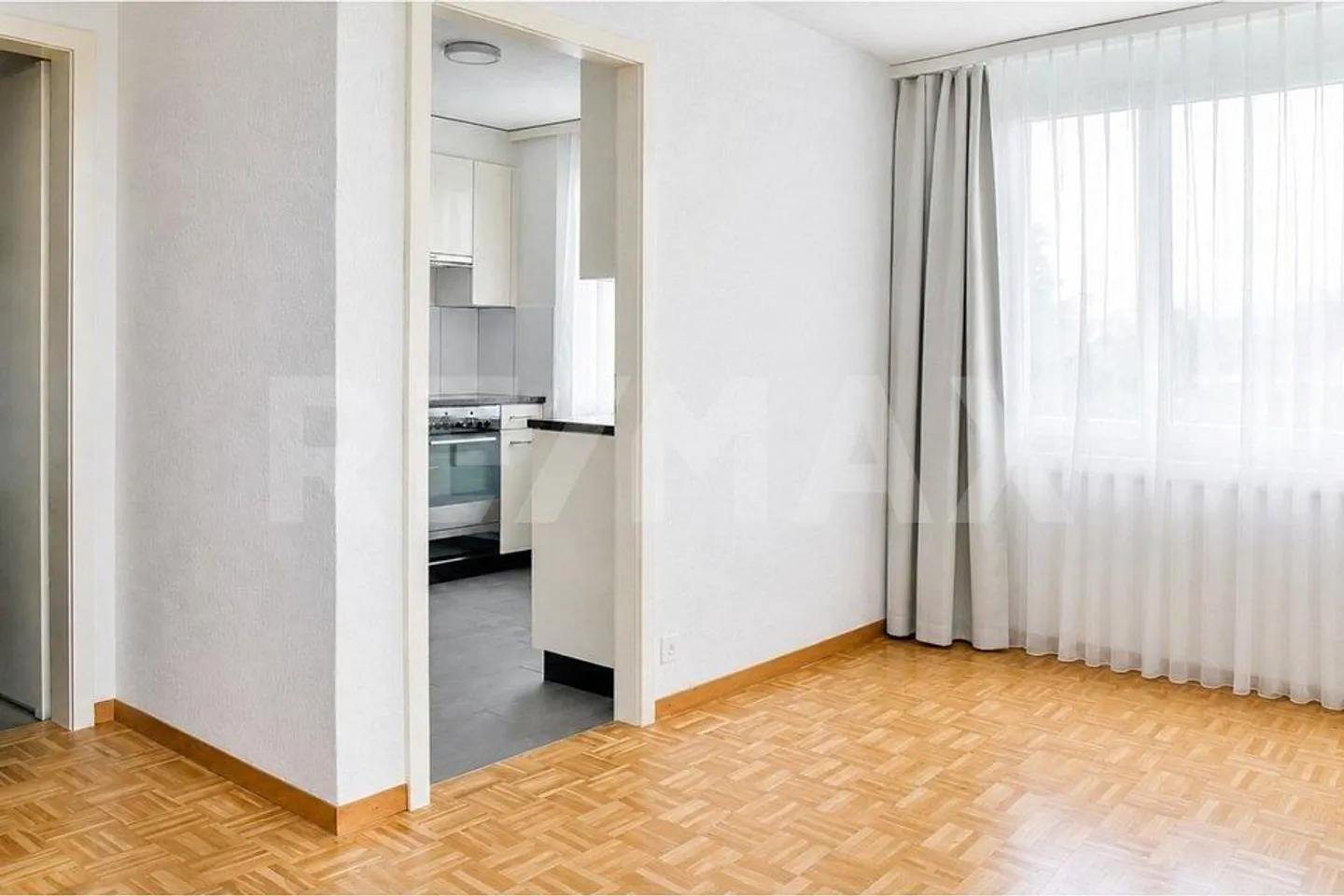 Bright 3.5-room condominium with balcony in a quiet residential area - Photo 4 of 10