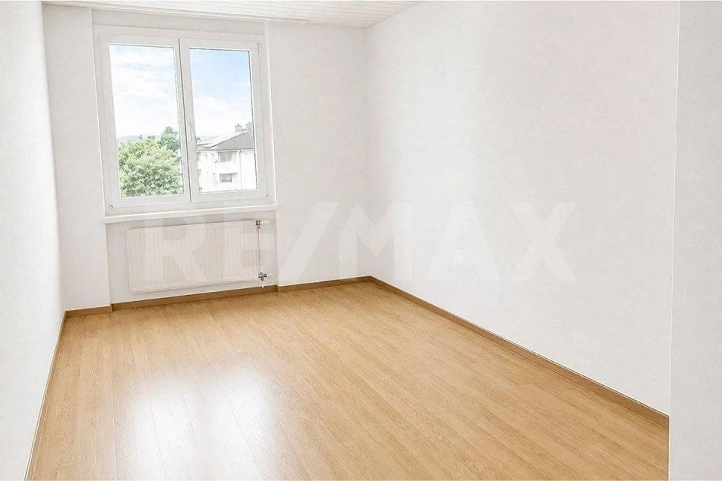 Bright 3.5-room condominium with balcony in a quiet residential area - Photo 8 of 10