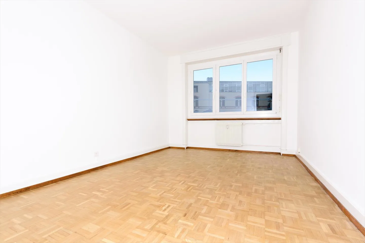 Apartment for Rent - Photo 3 of 8