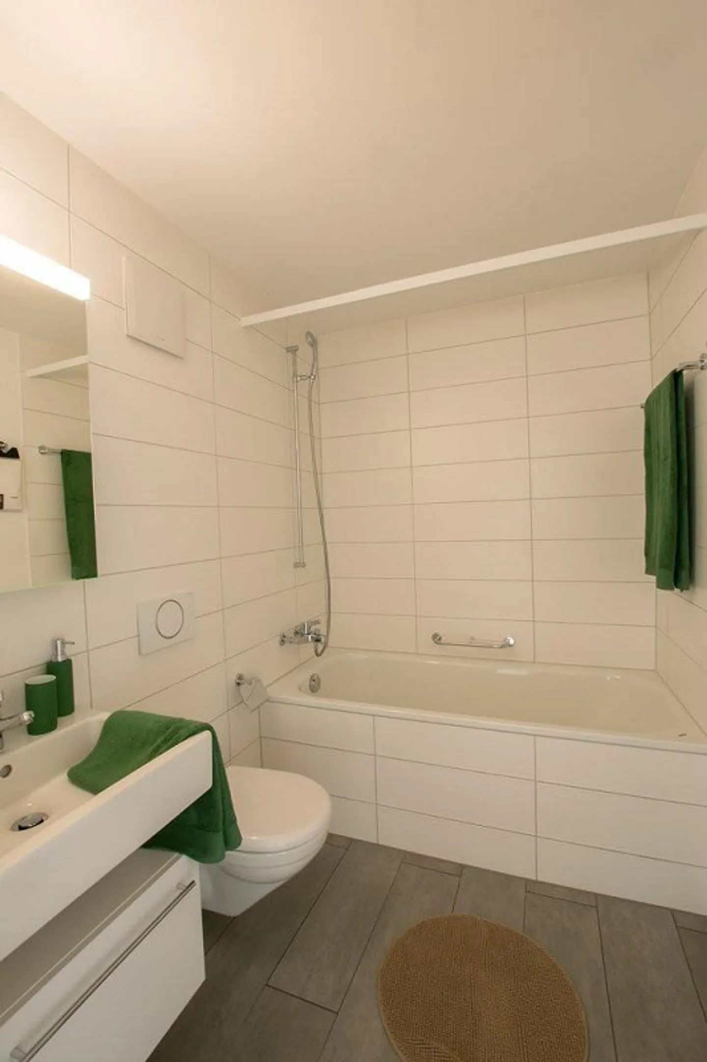 Schöne 2.5-Zimmerwohnung in Murten - Photo 3 of 9