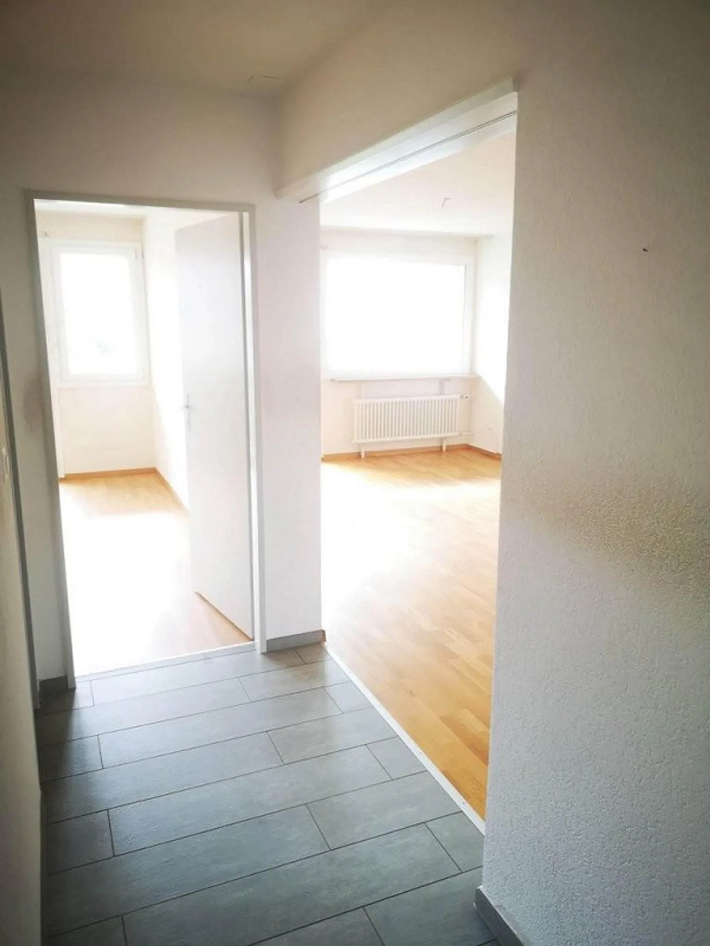 Schöne 2.5-Zimmerwohnung in Murten - Photo 4 of 9