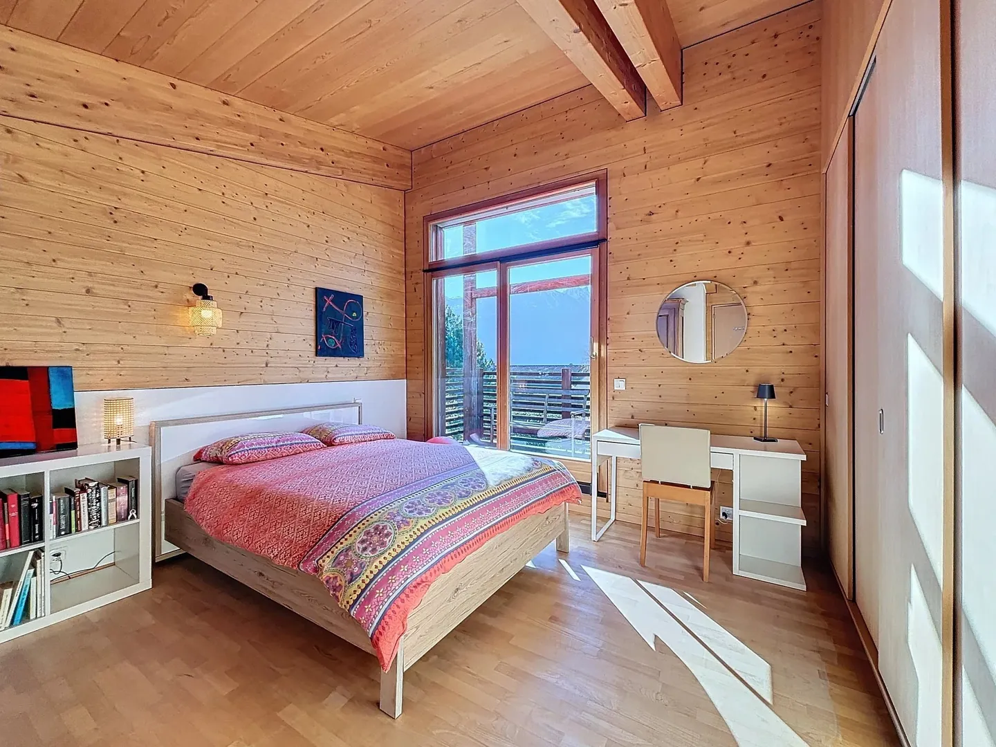 Stunning architect-designed villa in a quiet location - Photo 13 of 18